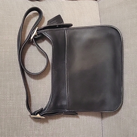 EUC | COACH | LEATHER | PURSE - Picture 2 of 4